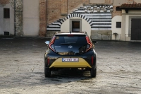 19202026aygoxgrsportmustardstatic007-copie