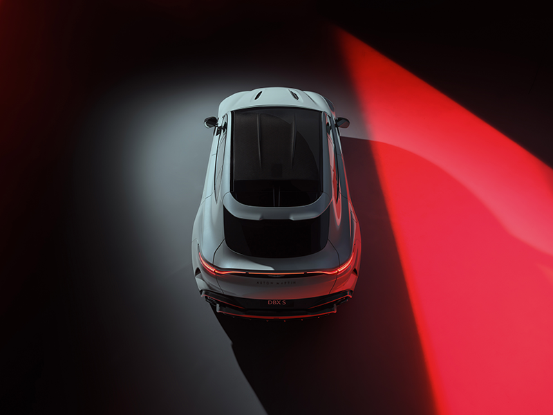 Aston Martin DBX S 13 copie
