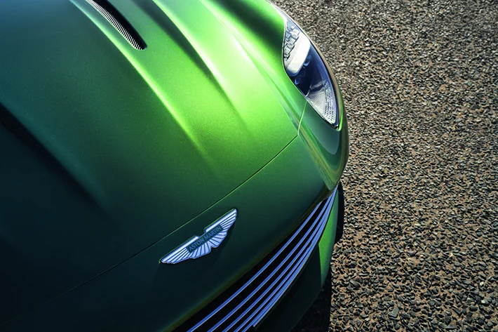 Aston Martin DB12 2024 6