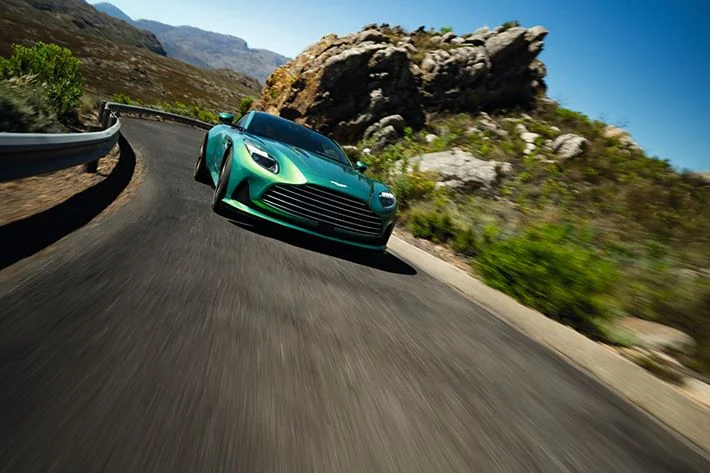 Aston Martin DB12 2024 8