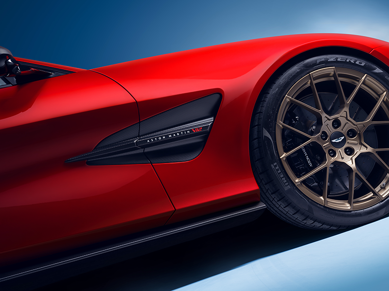 Aston Martin Vanquish 18 copie