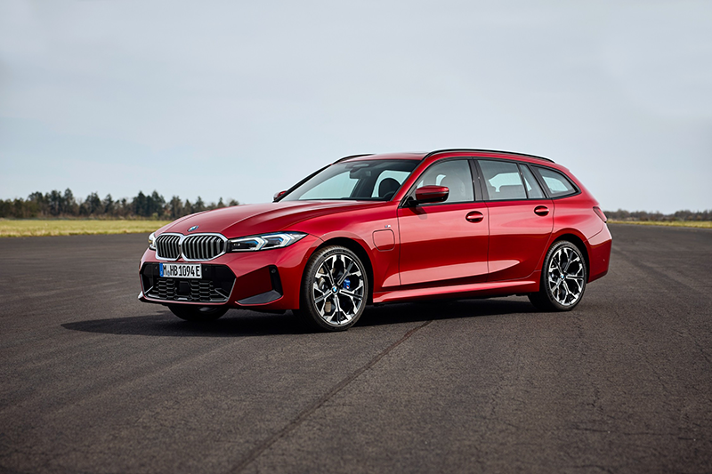 P90549658 lowRes the new bmw 330e tou