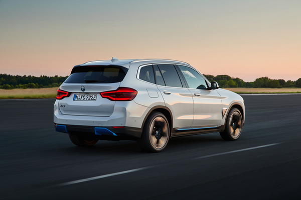 BMW iX3 Full electrique 2