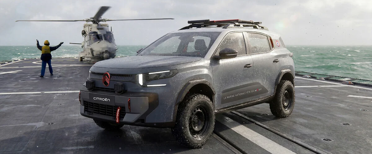Citroen C3 Aircross Marine nationale sur le pont d'un navire