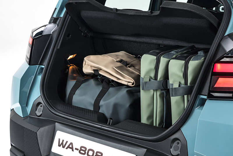Nouvelle Dacia Spring2  coffre à bagages avec valises