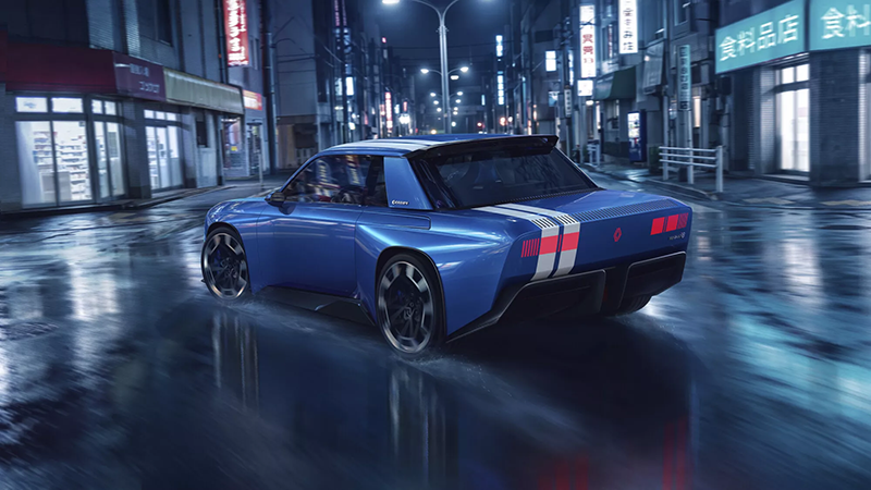 R8 Gordini bleue dans les rues de la ville