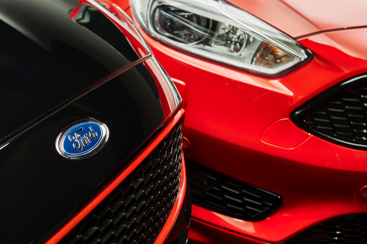 2015.10.26 Cars FORD FOCUS RB closeup
