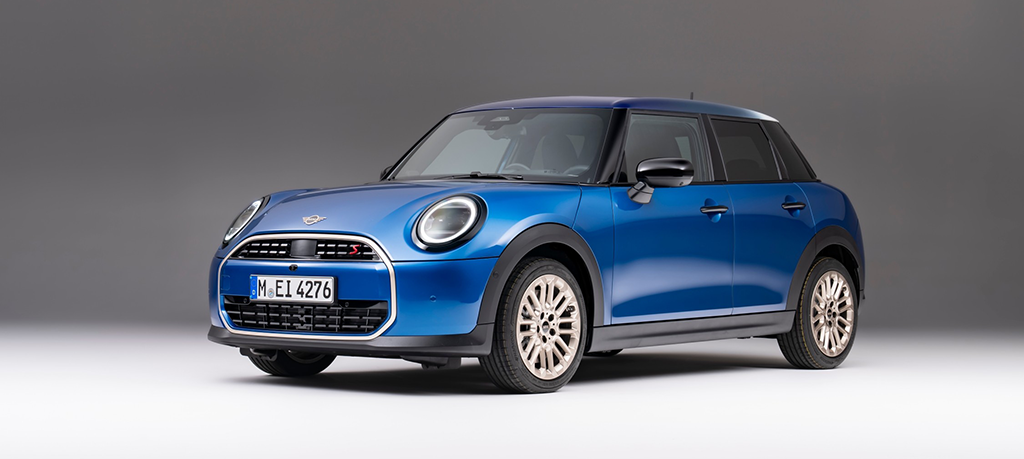 P90553902 lowRes mini cooper s 5 door intr