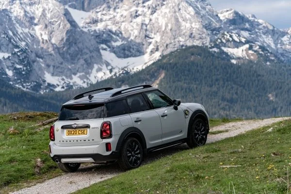 P90389430 lowRes the new mini cooper 