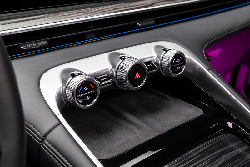 omoda-9-suv-hybride-2026-boutons-console-centrale-finition-premium. copie