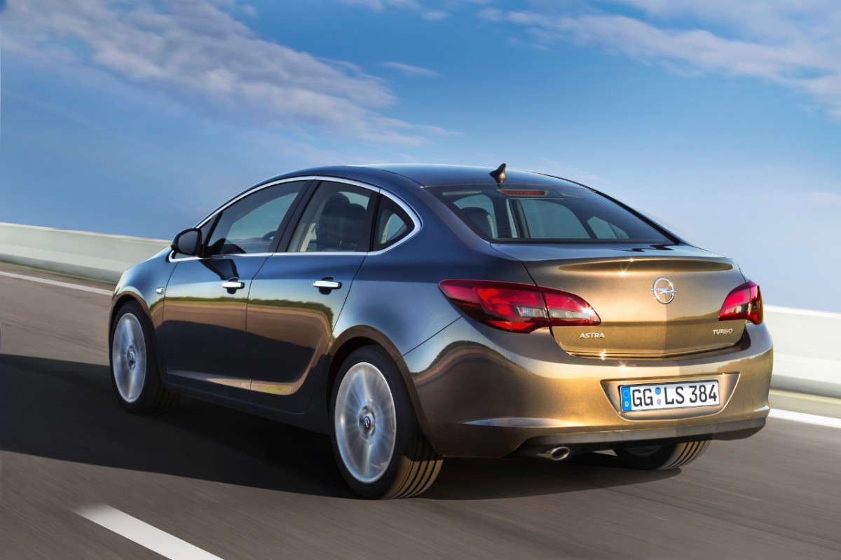 Opel Astra 4 portes 2