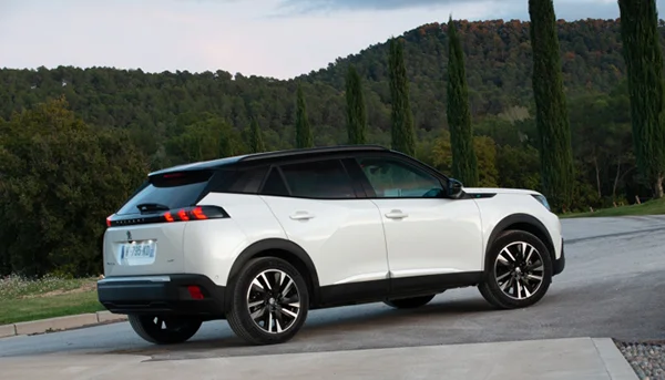 4 PEUGEOT 2008 AUTO EUROPA 20211