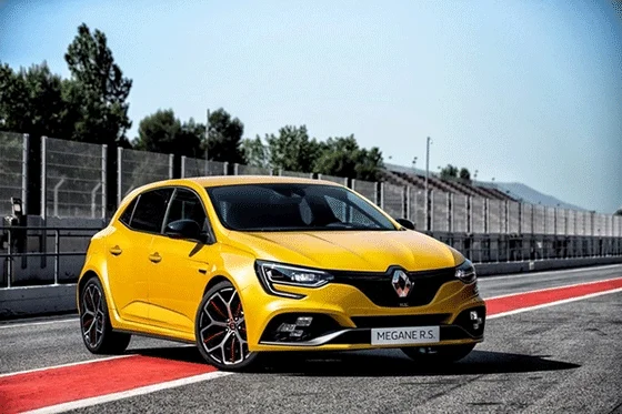 21214156 2018 Nouvelle Renault M GANE R S TROPHYcouv