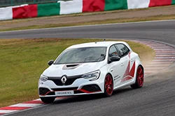 Megane RS Trophy R Suzuka cov