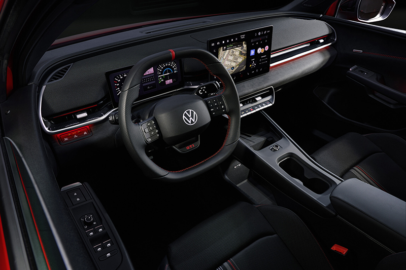 Poste de pilotage de l'ID. Polo GTI : volant sport avec repère à midi, affichage rétro Golf 1 sur le Digital Cockpit et immense écran tactile de 12,9 pouces.