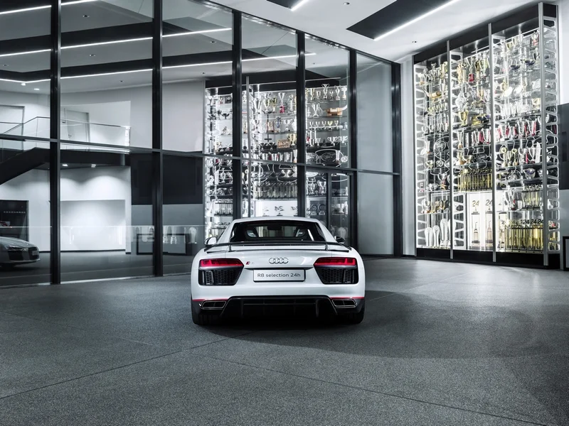 Audi R8 Coupe V10 plus selection 24h 4
