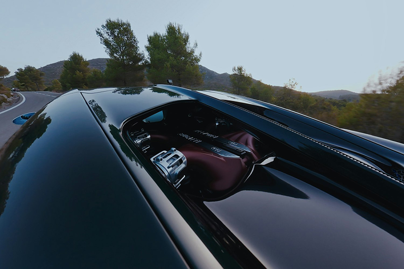 07 2608 BUGATTI Tourbillon BTS pleine vue sur le moteur