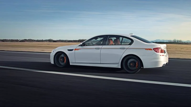 BMW M5 blanche roulage G-Power